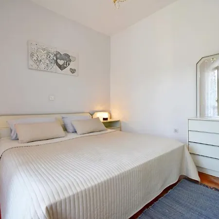 Apartment Elvi *